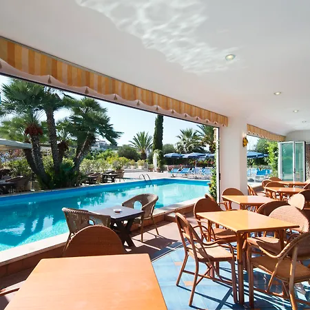 Av Club Terme Colella Hotel 3*